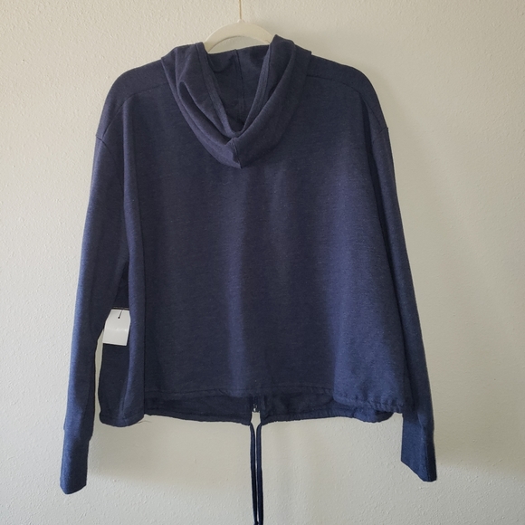 All in Motion Hoodie Crop top Sweater - Picture 5 of 5